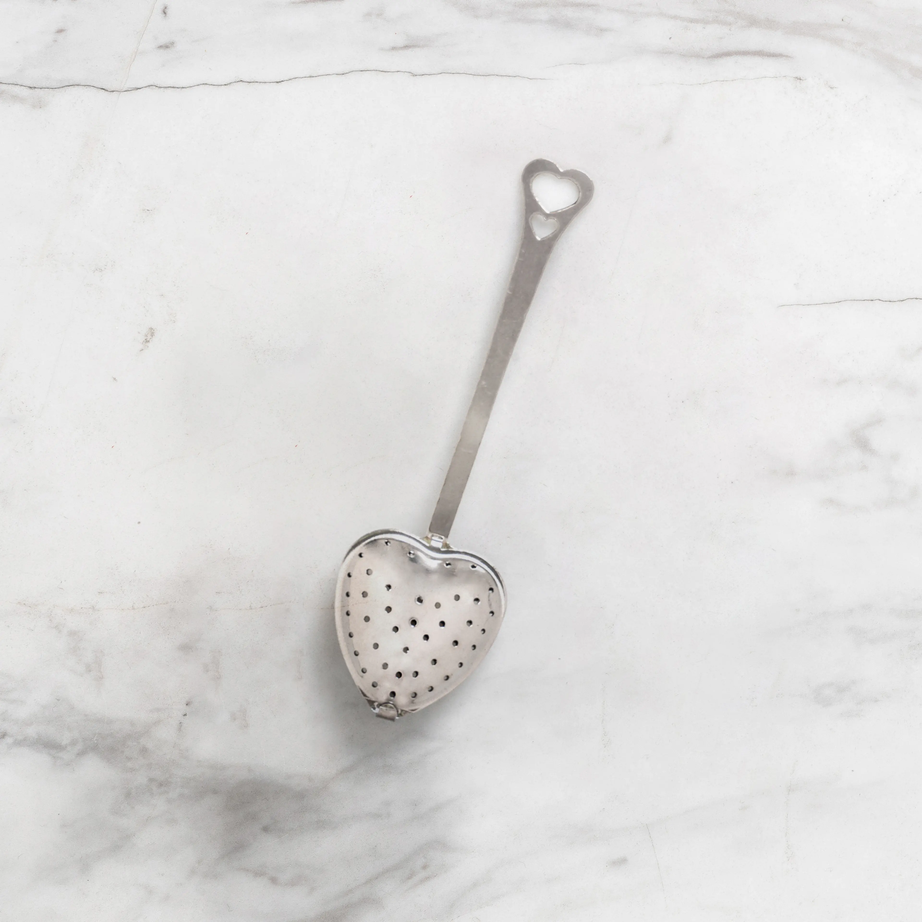 /blobs/kalp-seklinde-metal-cay-suzgec-734ad381e16b4f1c8a04c9515a90d090.webp?ts=09132142