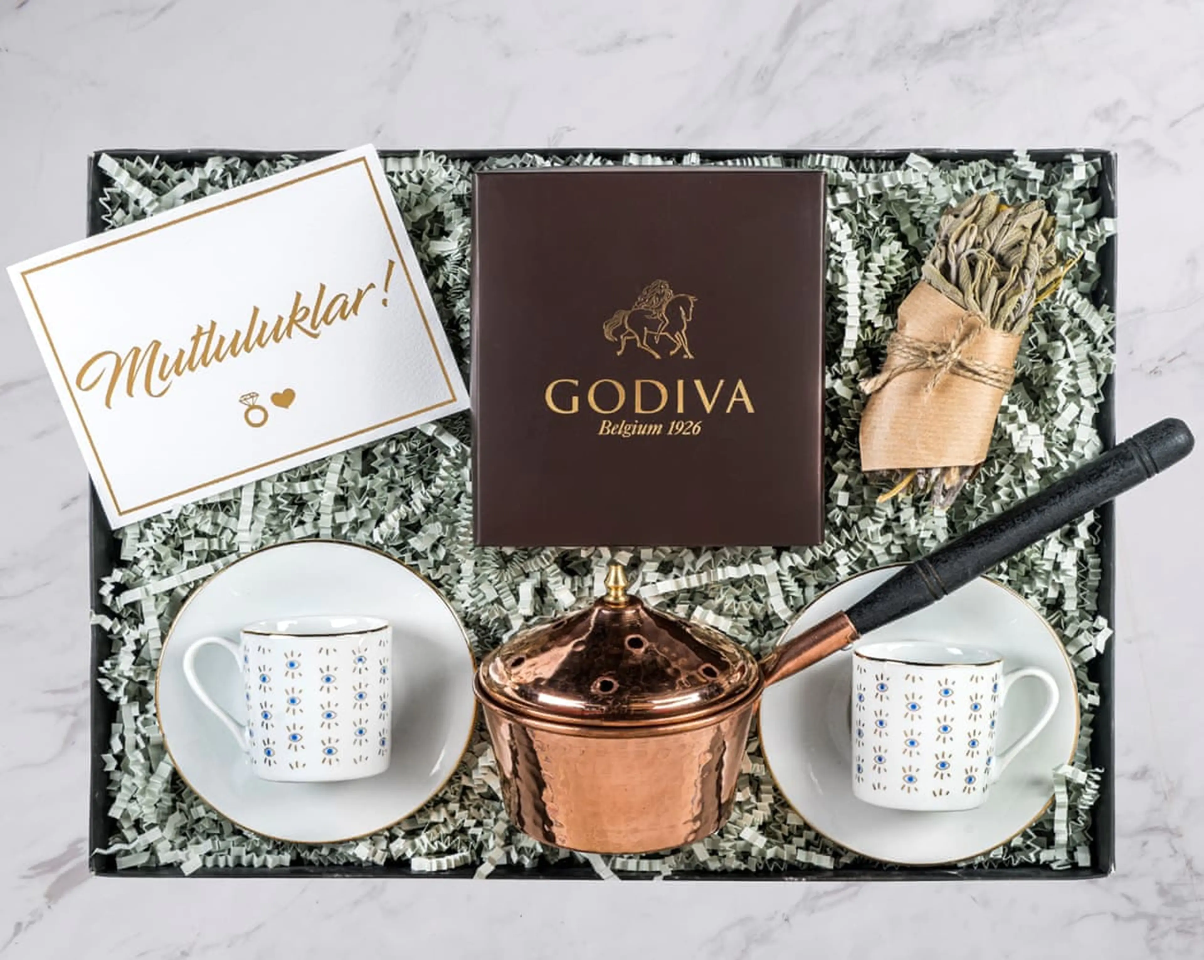 Nazardan Uzak Mutluluklar Hediye Kutusu