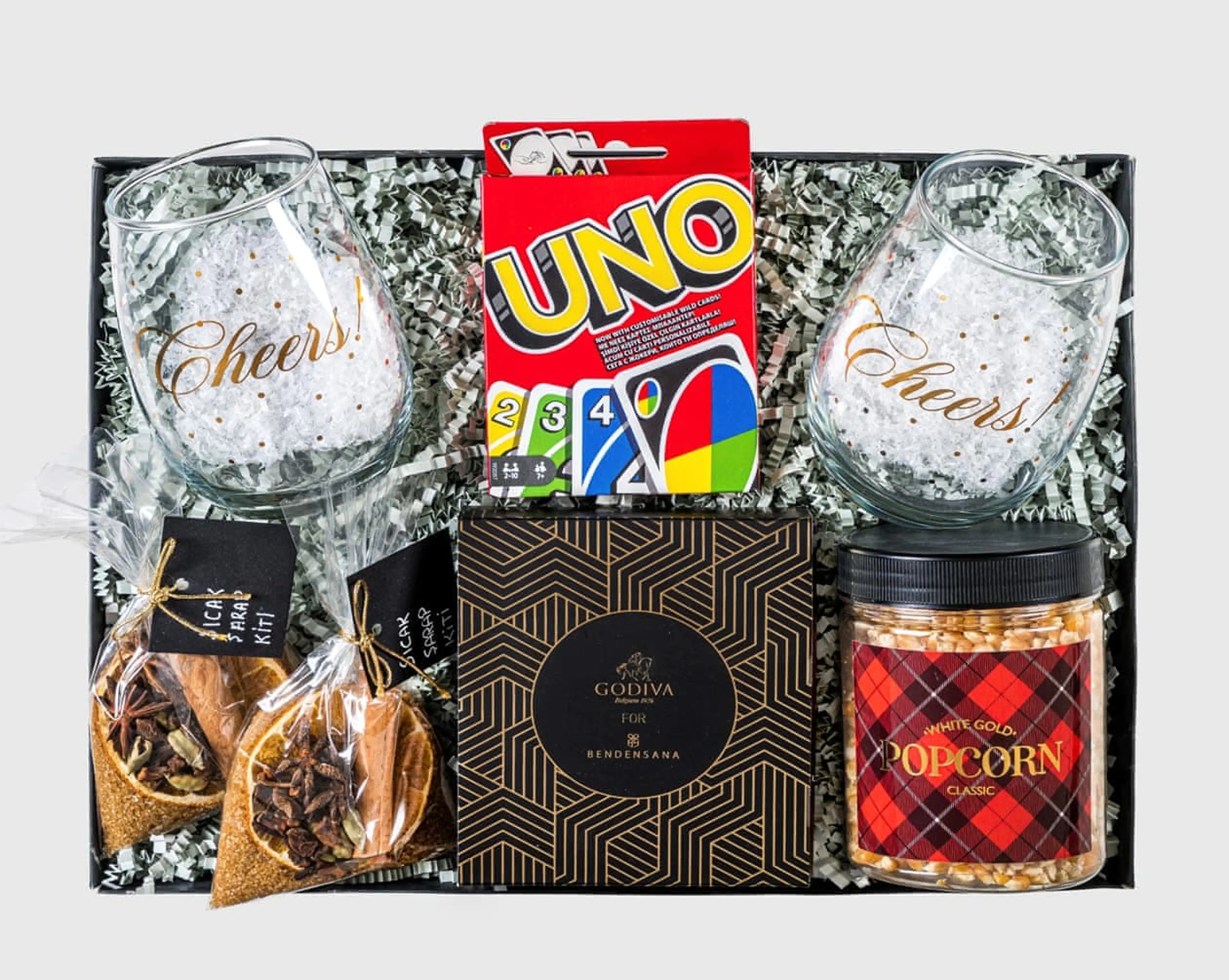 Sıcak Evde Oyun Keyfi Hediye Kutusu